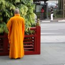 Singapore-Monk-in-Chinatown-outside-of-one-of-the-Chinese-temples