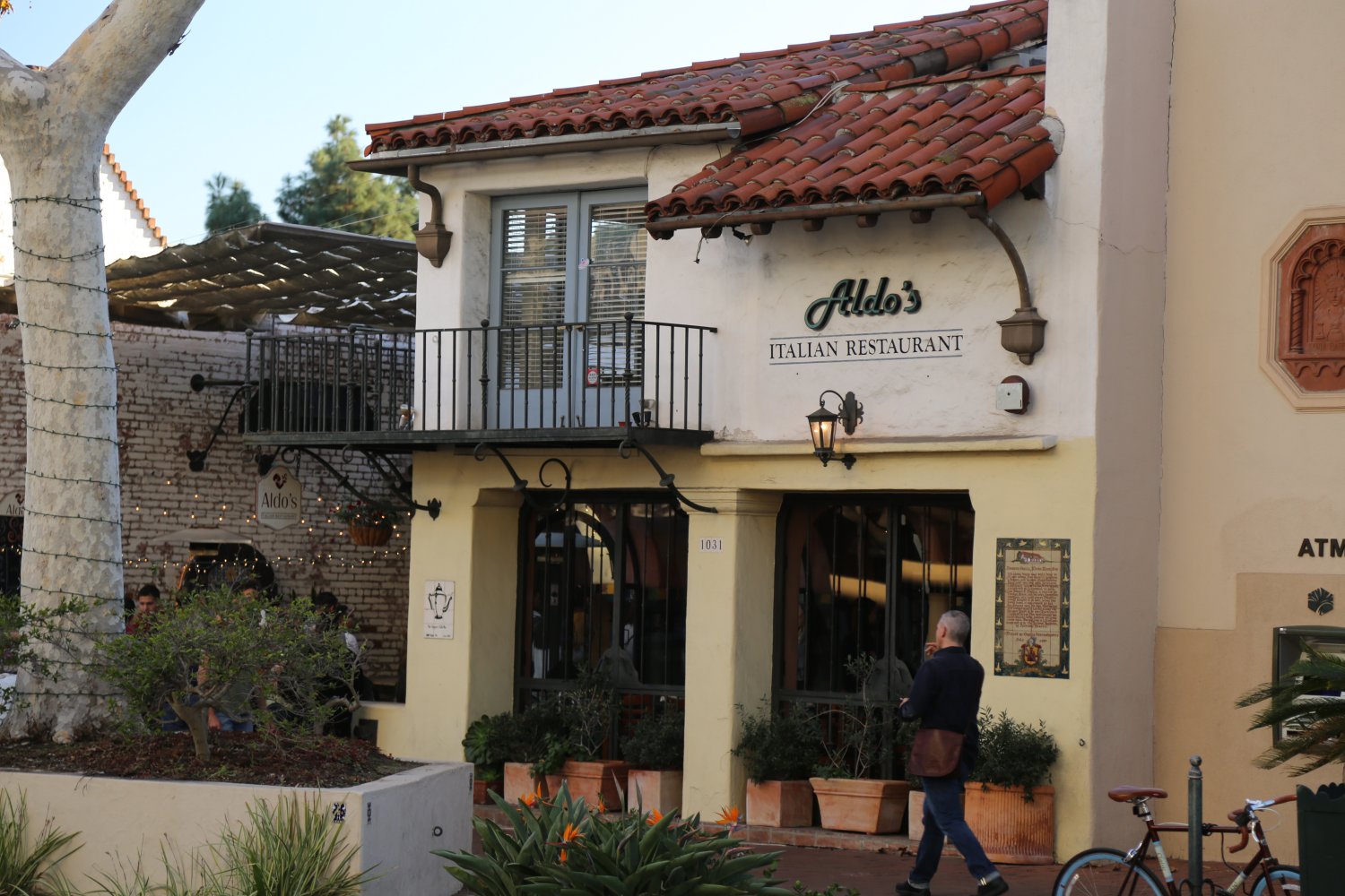 Guides Santa Barbara Ca Restaurants Dave S Travel Corner Aldo S Is One Of Dave Favorite Street Side Dining Cafes On State The Salads Are Very Good Here Has Also Enjoyed Excellent Salmon Dishes