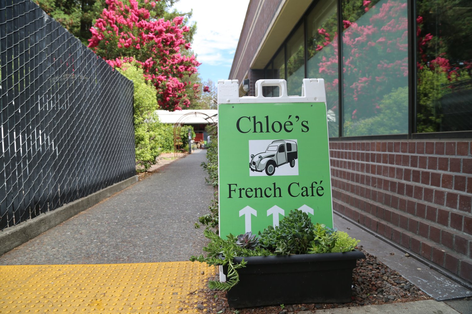 Guides - Santa Rosa, CA - Restaurants - Dave's Travel Corner