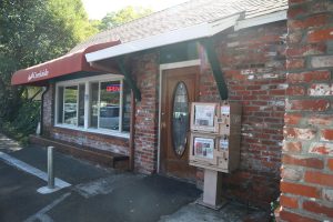 Hanks-Creekside-Cafe (1)