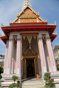 crocodile-temple-bangkok-2