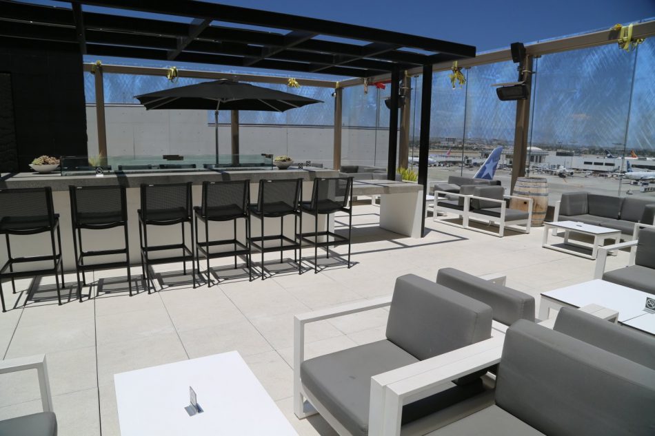 lax-outside-lounge