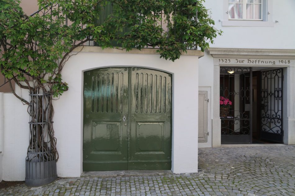 zurich-doorway