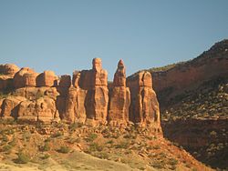 250px-Rock_formations_in_Ruby_Canyon,_as_seen_from_the_California_Zephyr