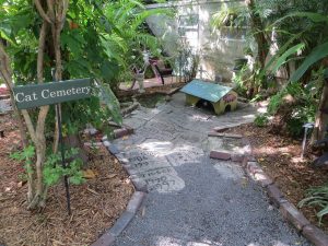 Hemingway-House-cat-cemetery