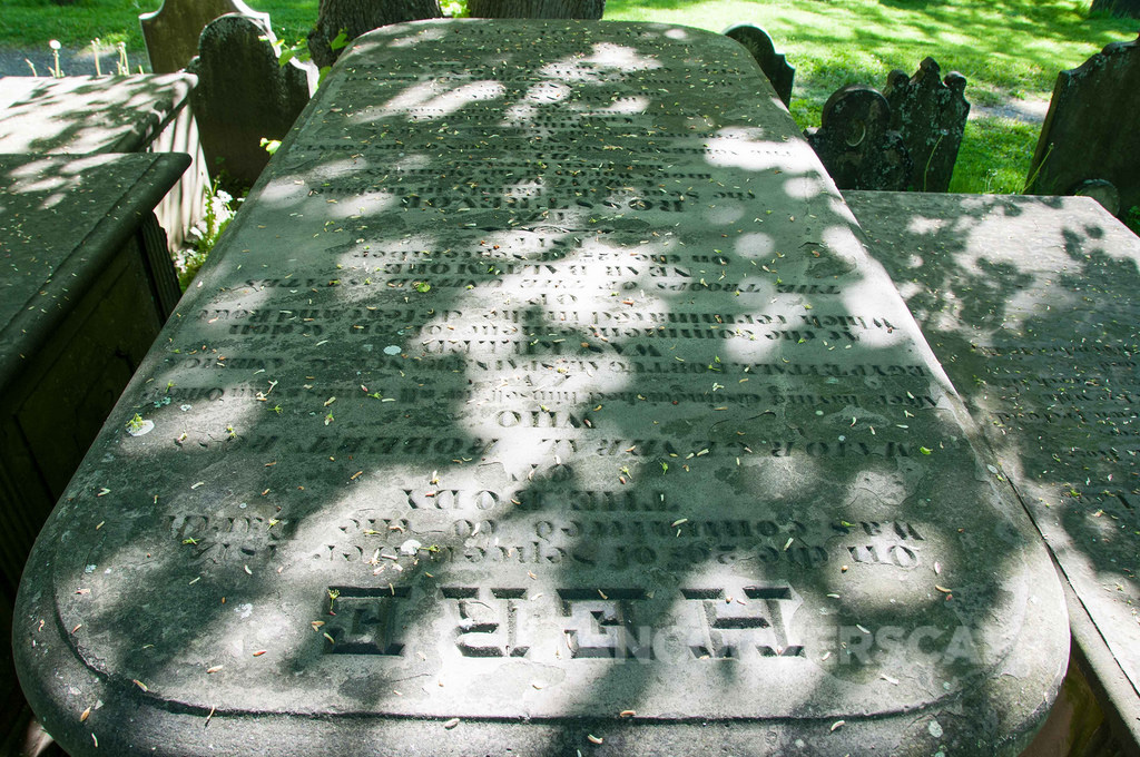 Robert Ross gravestone