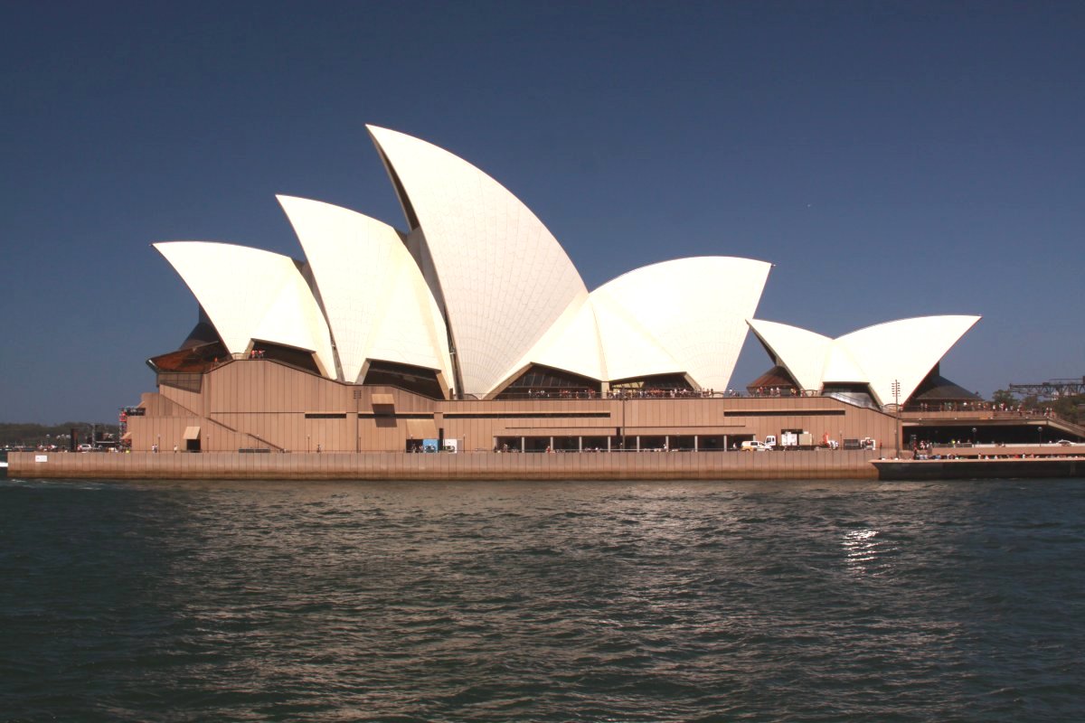 famous-opera-house-sydney