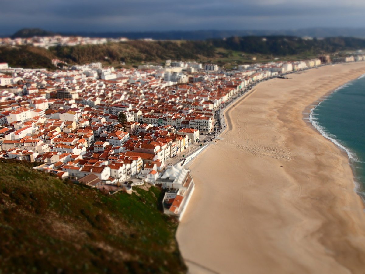 nazare-huge-beach