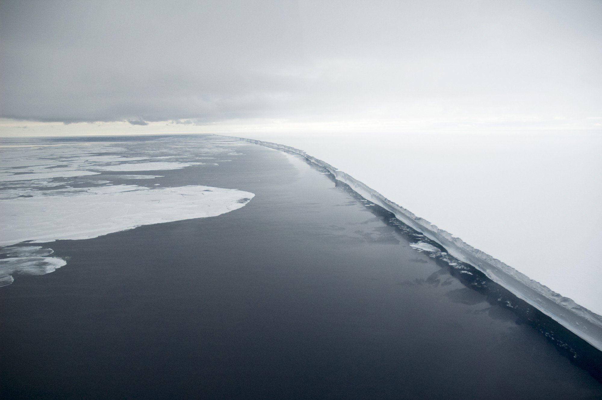 Ross ice shelf Credit: © Oceanwide Expeditions, Delphine Aurès-
