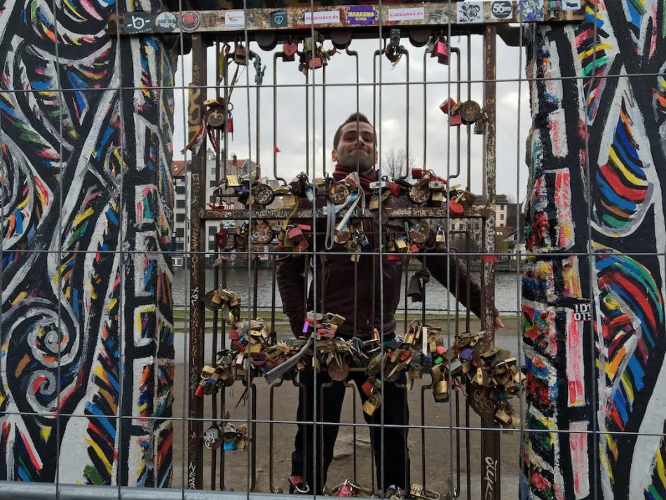 Nomadic Gate East Side Gallery Lovers Gate Romantic Berlin Lovers Gate East Side Gallery